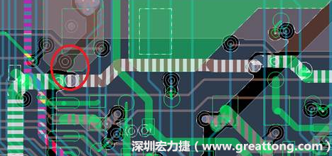 慢慢確認(rèn)CAF發(fā)生的位置后，可以配合Gerber查看PCB的結(jié)構(gòu)是否有通孔太近或是線路太近的問(wèn)題。