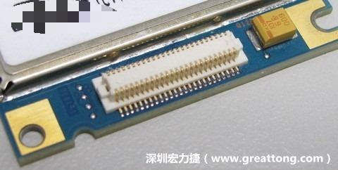 PCBA大講堂：板對板連接器下面裸銅設(shè)計(jì)，造成模組功能不良