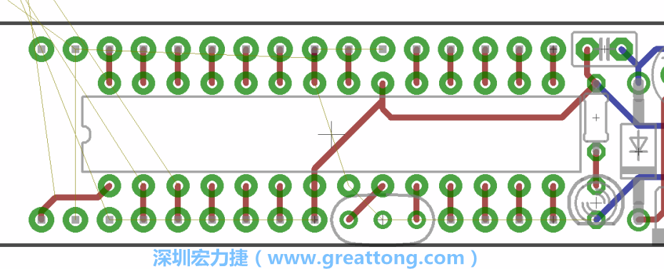 諧振器應(yīng)擺放在ATmega微控制器的針腳8、9和10旁邊，在共鳴器和微控制器中間的高頻信號線應(yīng)該要愈短愈好，此外，其它的信號線應(yīng)該要遠(yuǎn)離這個區(qū)域且配置在諧振器的下方，這樣做是為了防止不必要的無線電波干擾。