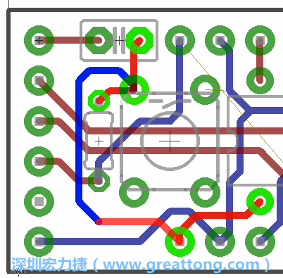為了要創(chuàng)造一個電路通道，首先要先點(diǎn)擊重置開關(guān)的連結(jié)點(diǎn)進(jìn)行布線，在電路板的背面繪制線路直到其它線路前的乾淨(jìng)區(qū)域。
