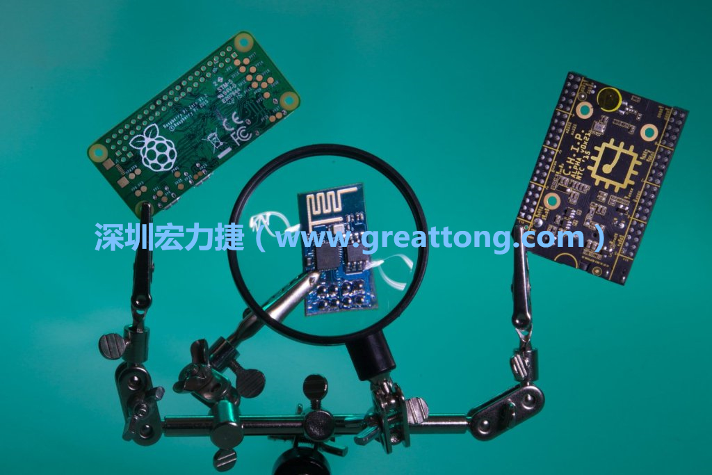 A Raspberry Pi Zero、ESP8266和CHIP。