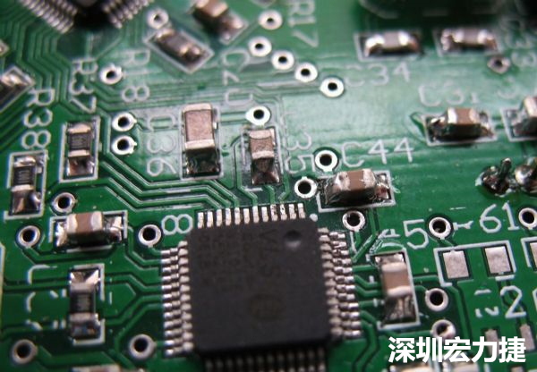 音訊電路訊號品質(zhì)，是影響操作體驗的關(guān)鍵，電路布局要特別注意。