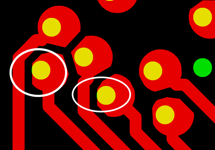 PCB生產(chǎn)會(huì)產(chǎn)生同一方向性的小小量偏移，焊盤(pán)被削的方向無(wú)規(guī)則，最?lèi)毫拥那闆r還會(huì)出現(xiàn)個(gè)別孔破焊環(huán)